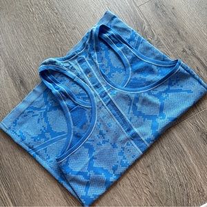 Swiftly Tech Tanktop - Lululemon sz 6 gorgeous blue snake print